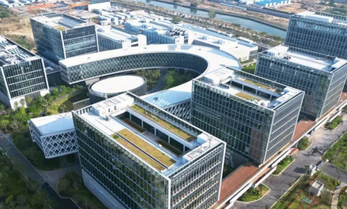 土石方项目施工中机械设备配置方案与租赁成本对比